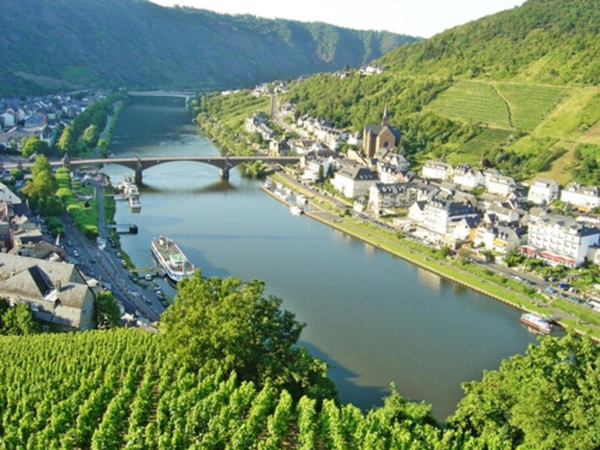 Living In The Historic Cochem Old Town Apartment Exterior photo