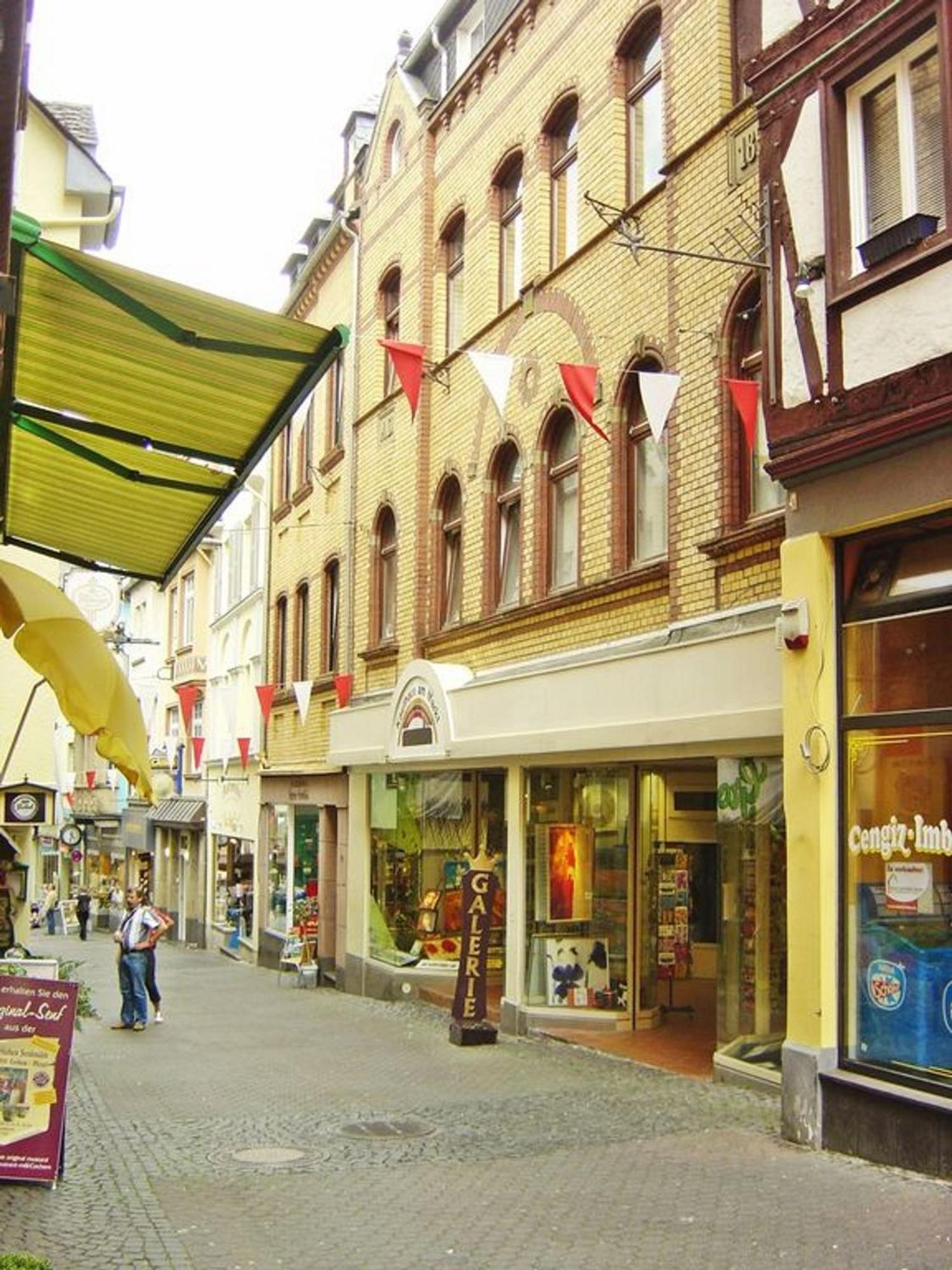 Living In The Historic Cochem Old Town Apartment Exterior photo